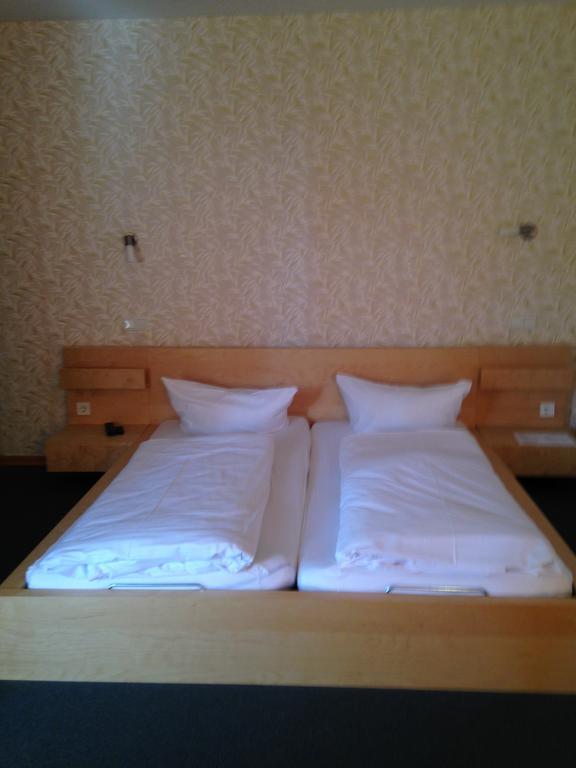 Hotel Oldenburger Hof Birkenfeld (Baden-Wurttemberg) Ngoại thất bức ảnh